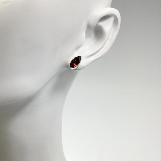 Garnet Stud Earrings - Rocks and Gems Canada