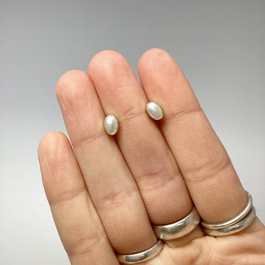 Pearl Stud Earrings - Rocks and Gems Canada