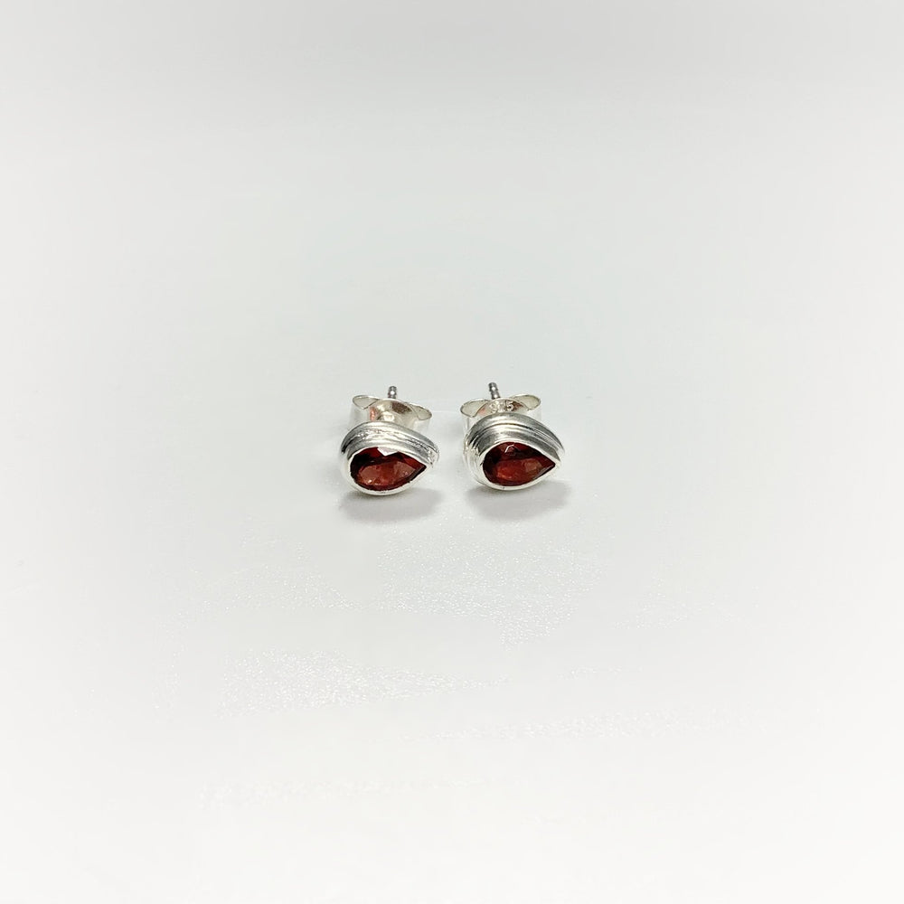 Garnet Stud Earrings - Rocks and Gems Canada