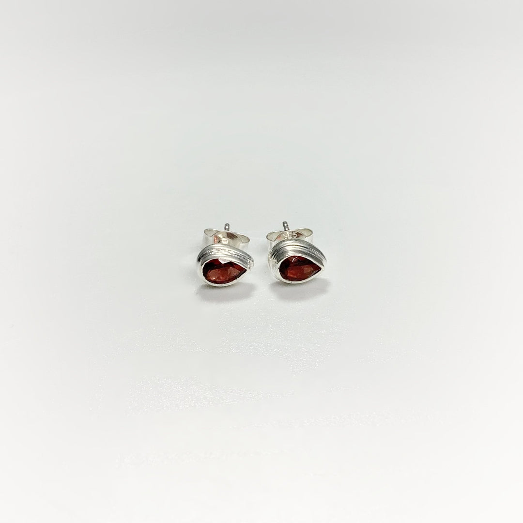 Garnet Stud Earrings - Rocks and Gems Canada