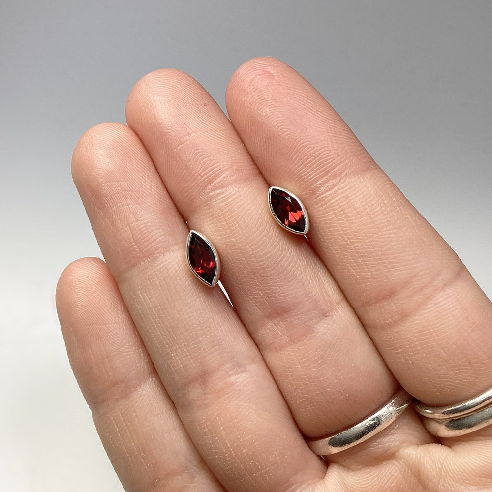 Garnet Stud Earrings - Rocks and Gems Canada