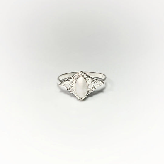 Freshwater Pearl Ring - Rocks and Gems Canada