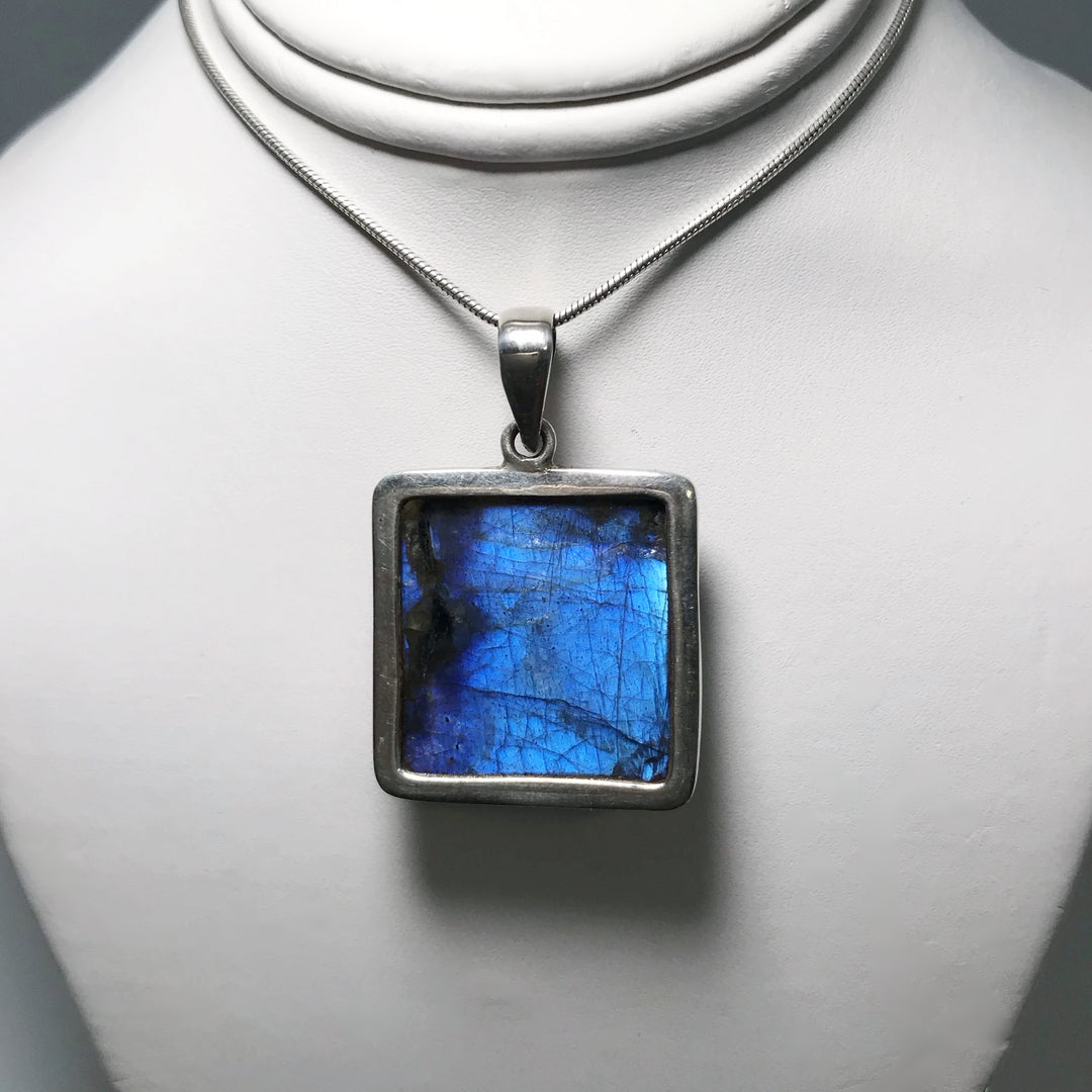 Labradorite Pendant - Rocks and Gems Canada