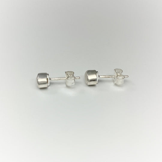 Pearl Stud Earrings - Rocks and Gems Canada