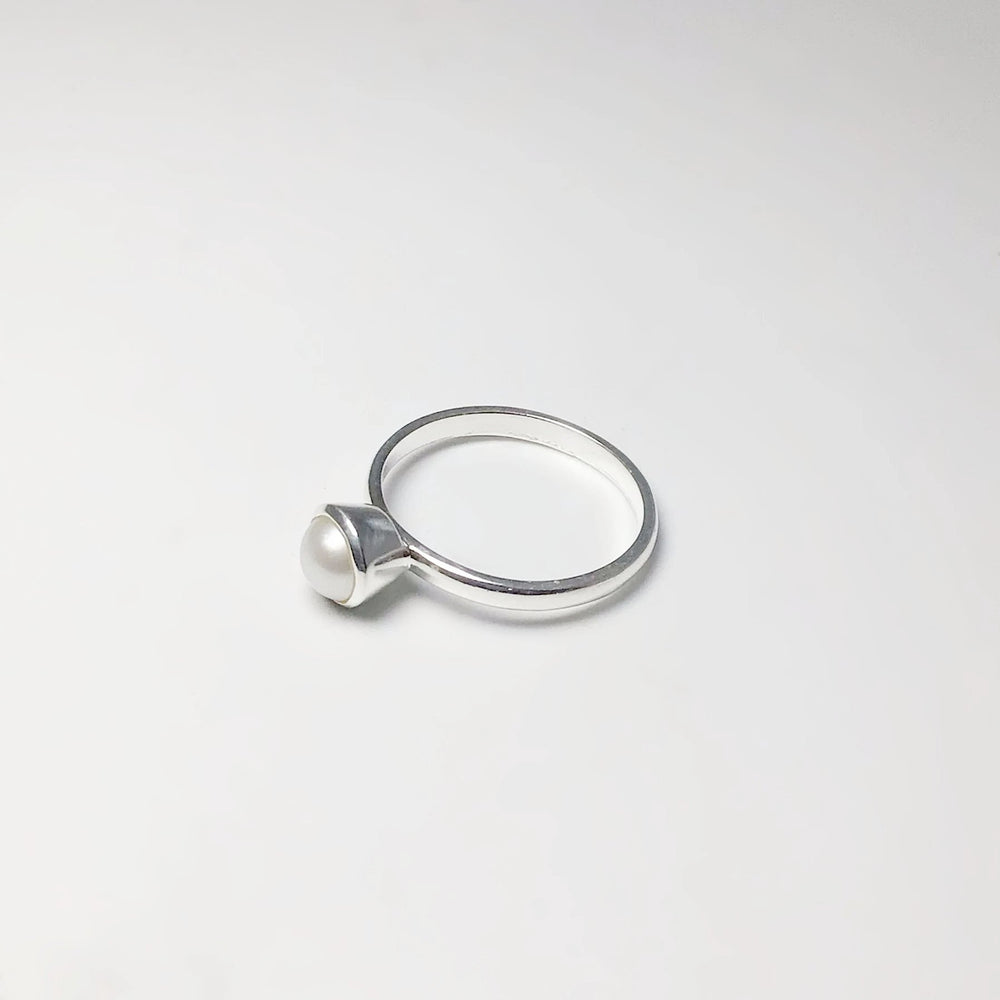 Freshwater Pearl Ring - Rocks and Gems Canada