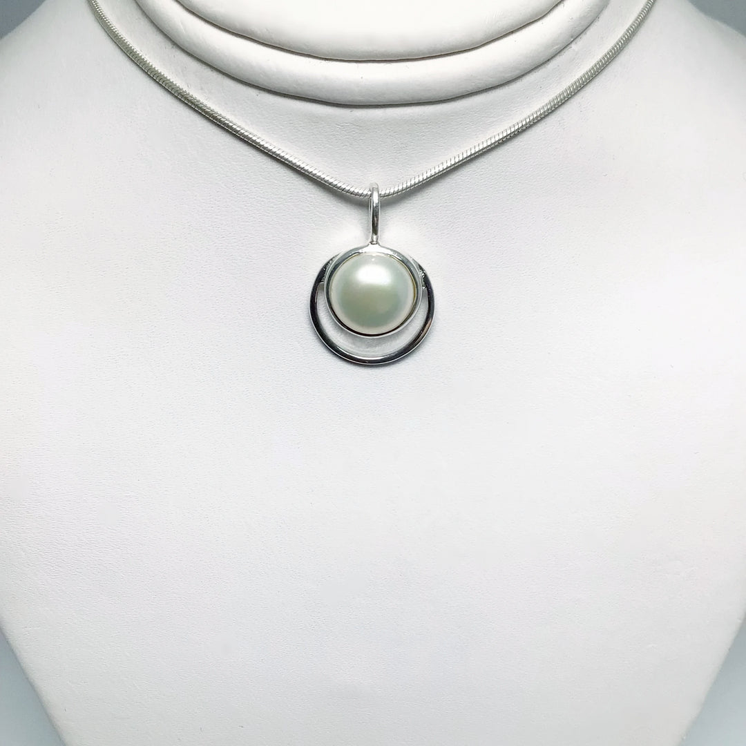 Pearl Pendant - Rocks and Gems Canada