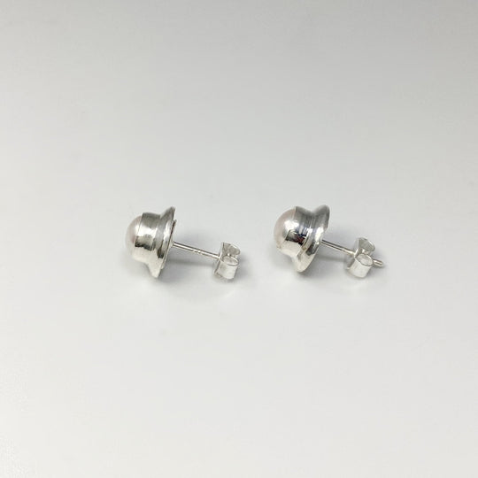 Pearl Stud Earrings - Rocks and Gems Canada