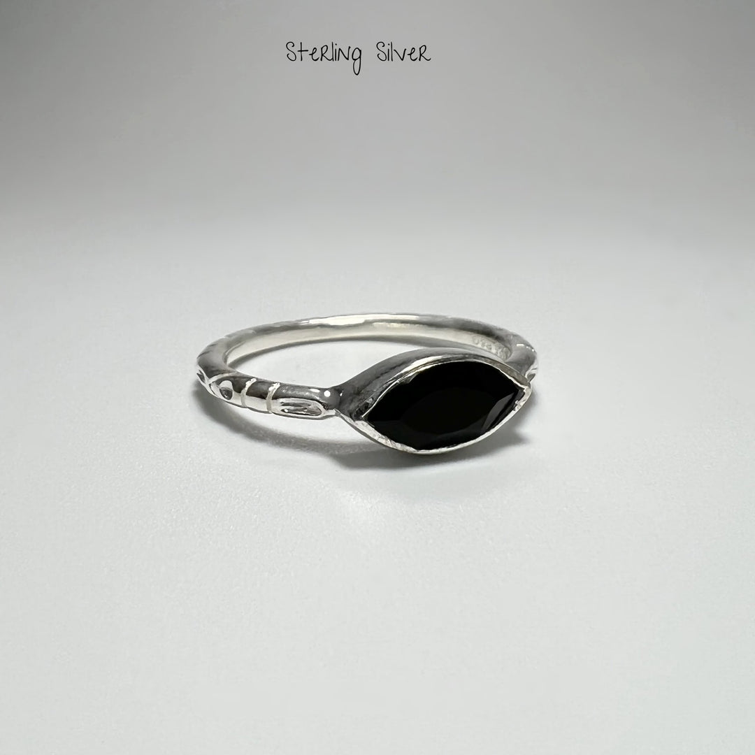 Black Onyx Ring - Rocks and Gems Canada