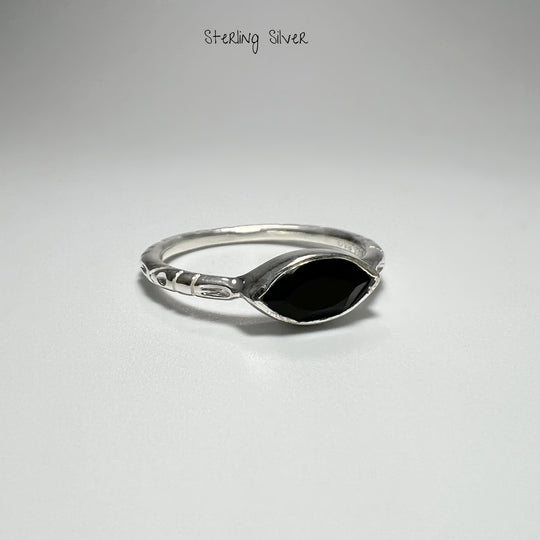 Black Onyx Ring - Rocks and Gems Canada