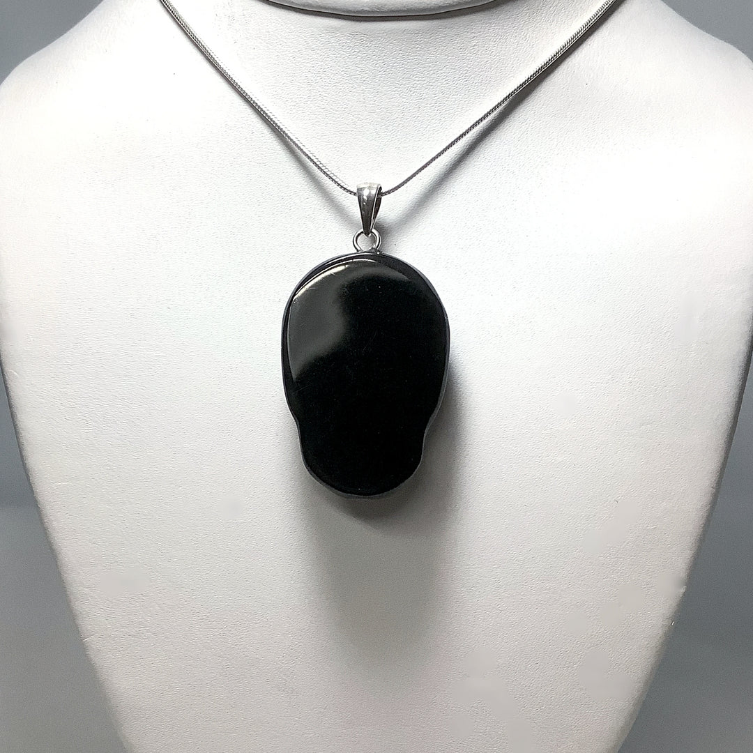 Black Onyx Skull Pendant - Rocks and Gems Canada