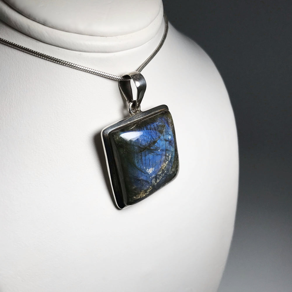 Labradorite Pendant - Rocks and Gems Canada