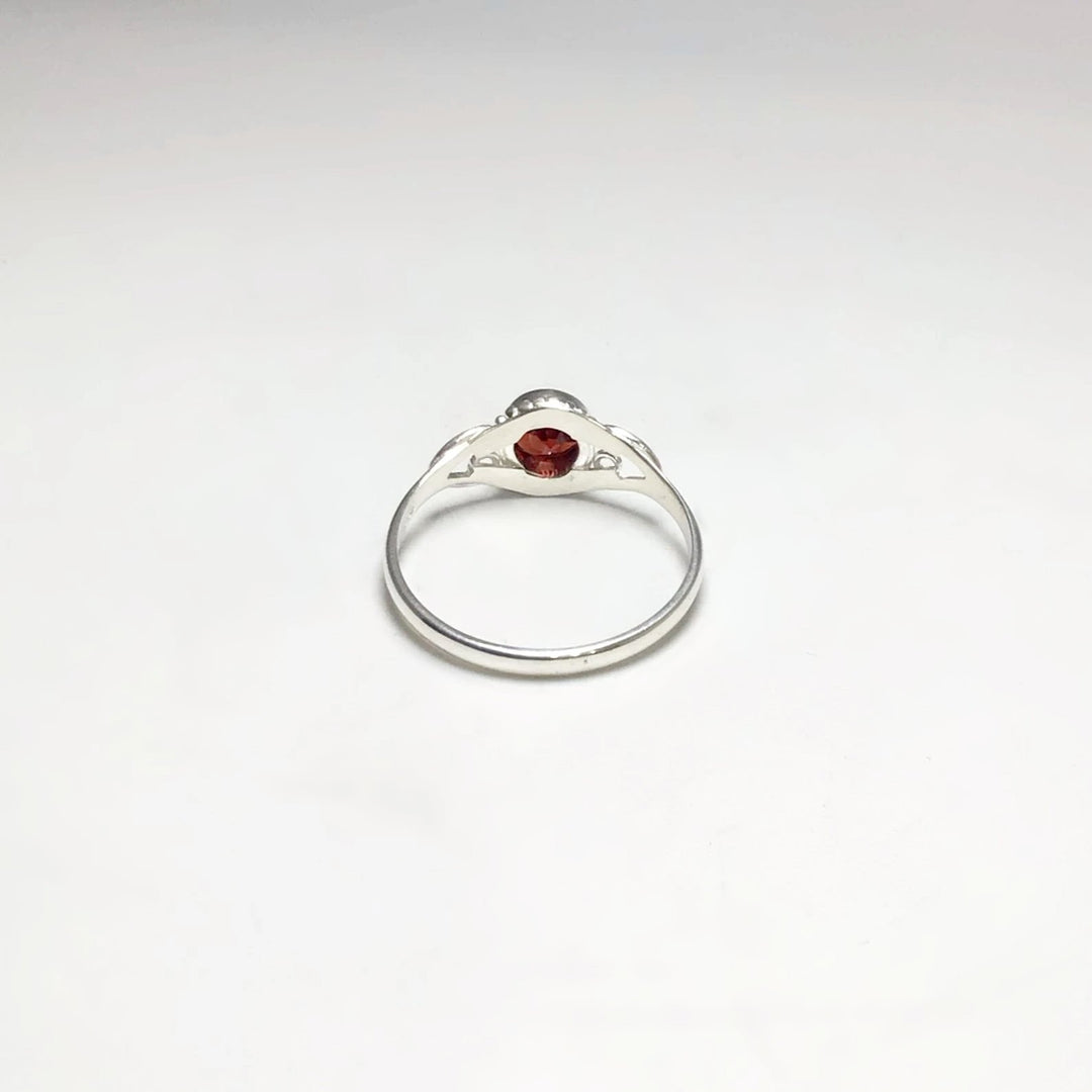 Garnet Ring - Rocks and Gems Canada