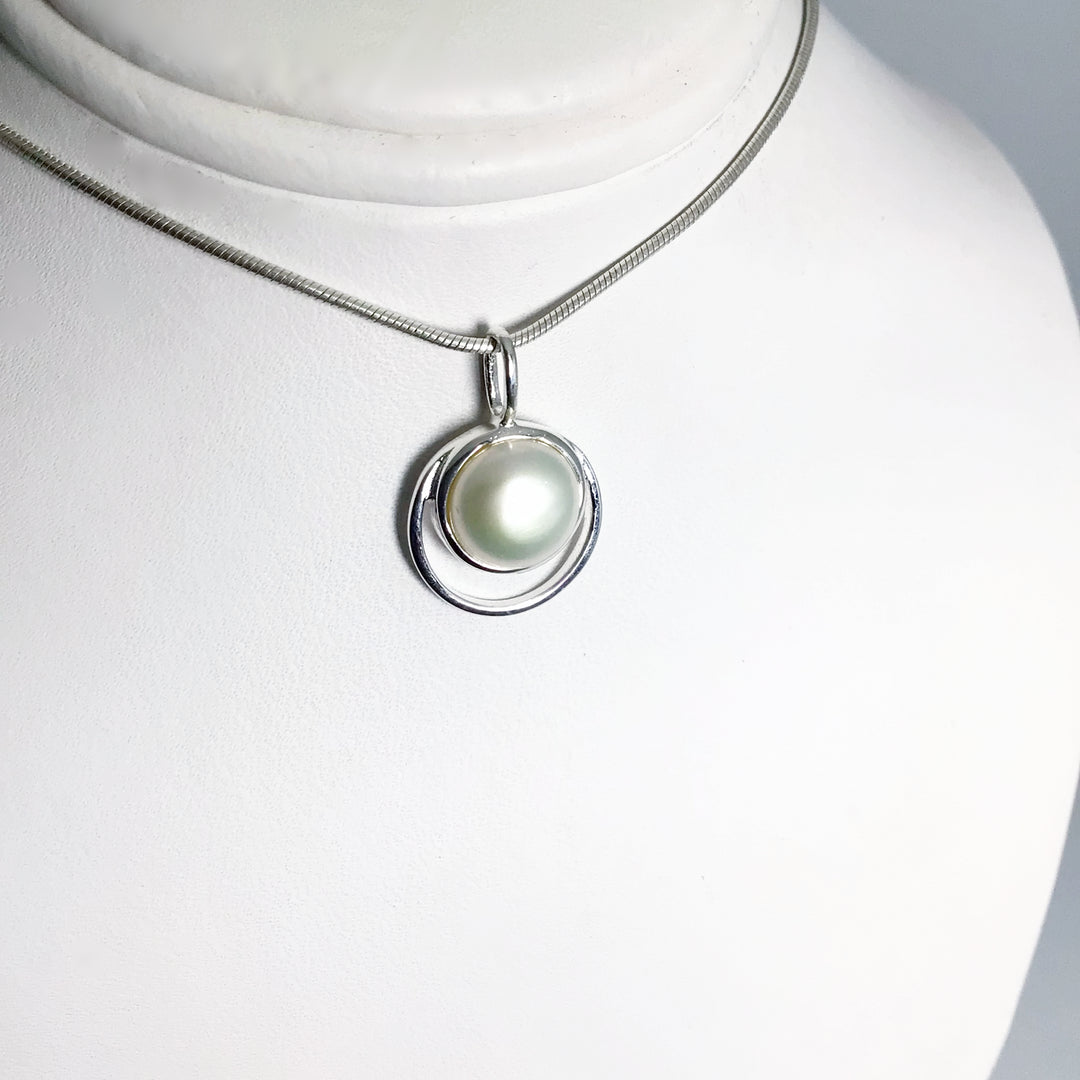 Pearl Pendant - Rocks and Gems Canada