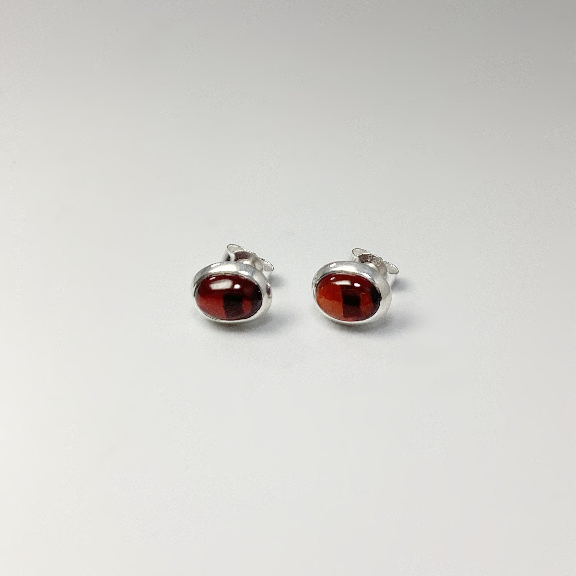 Garnet Stud Earrings - Rocks and Gems Canada