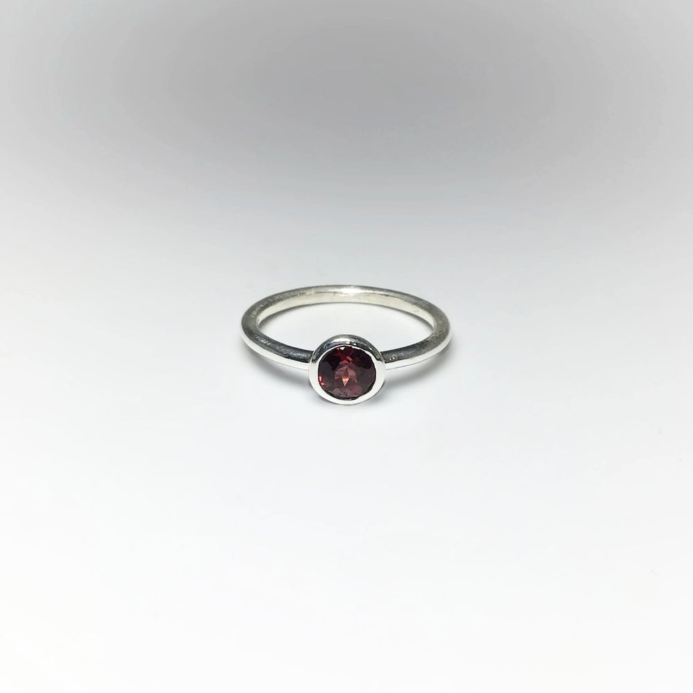 Garnet Ring - Rocks and Gems Canada