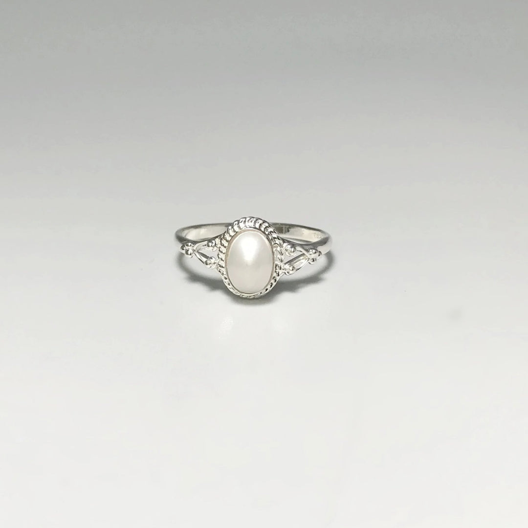 Freshwater Pearl Ring - Rocks and Gems Canada