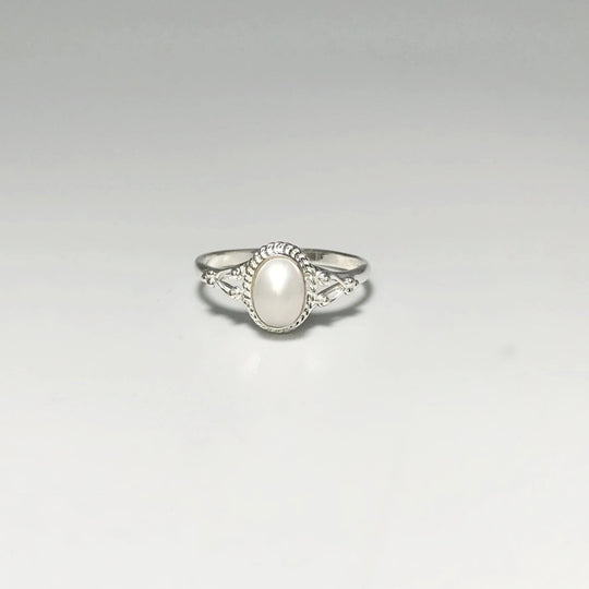 Freshwater Pearl Ring - Rocks and Gems Canada