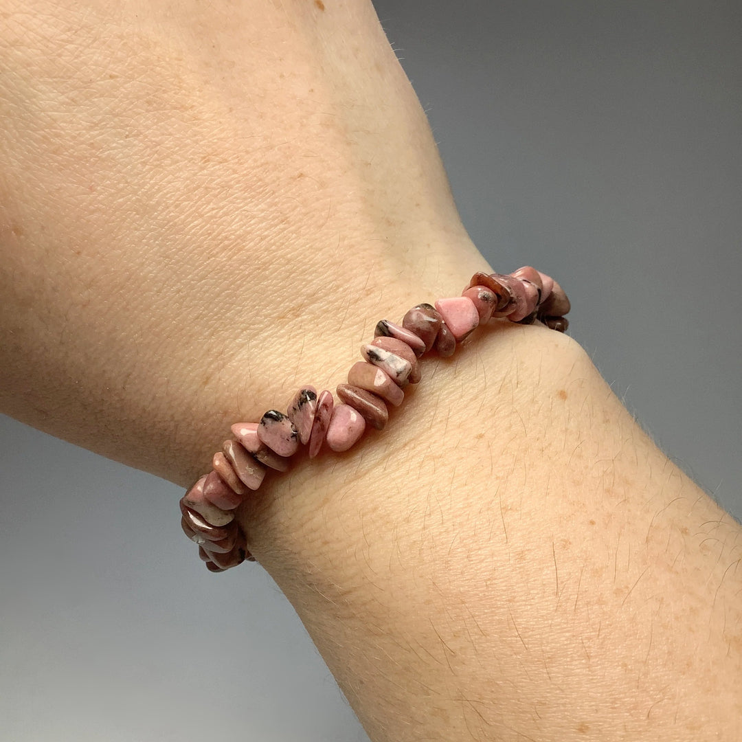 Rhodonite Chip Beaded Bracelet - Rocks and Gems Canada