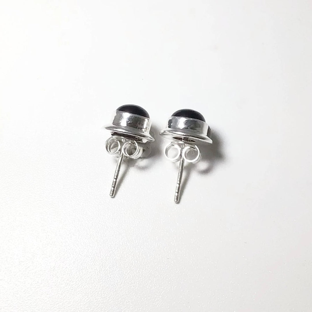 Black Onyx Stud Earrings - Rocks and Gems Canada