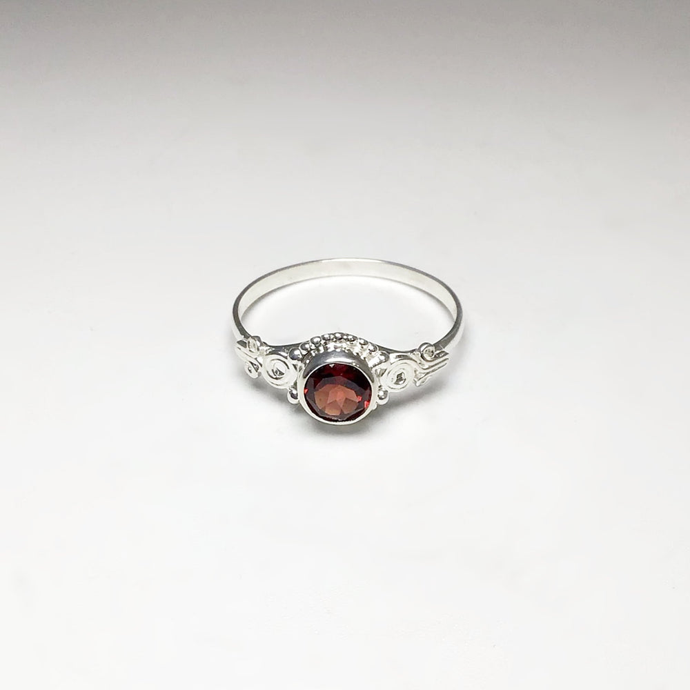 Garnet Ring - Rocks and Gems Canada