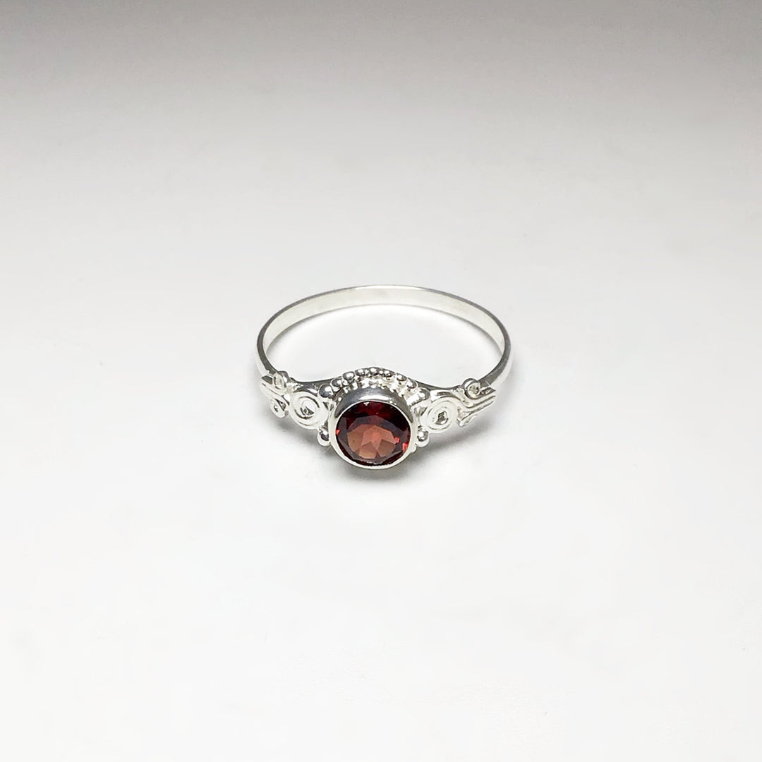 Garnet Ring - Rocks and Gems Canada