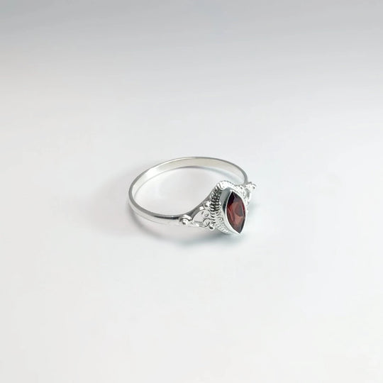 Garnet Ring - Rocks and Gems Canada
