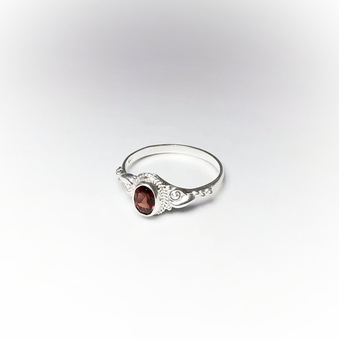 Garnet Ring - Rocks and Gems Canada
