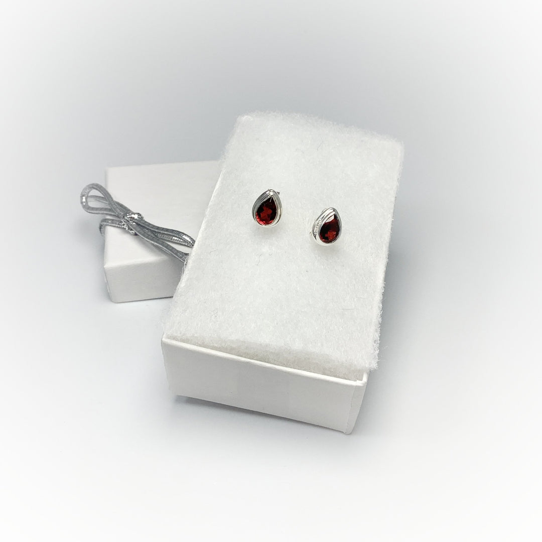 Garnet Stud Earrings - Rocks and Gems Canada