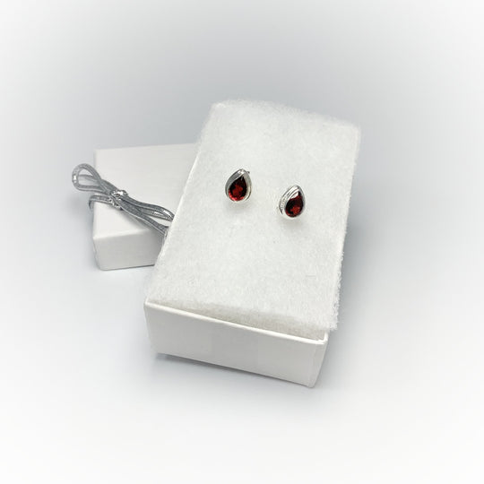 Garnet Stud Earrings - Rocks and Gems Canada