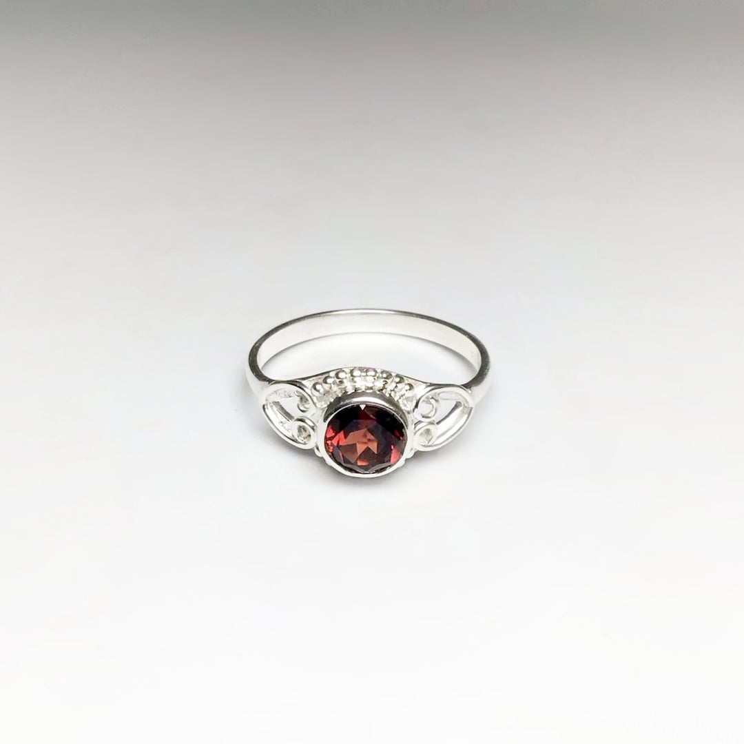 Garnet Ring - Rocks and Gems Canada