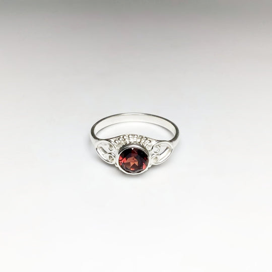 Garnet Ring - Rocks and Gems Canada